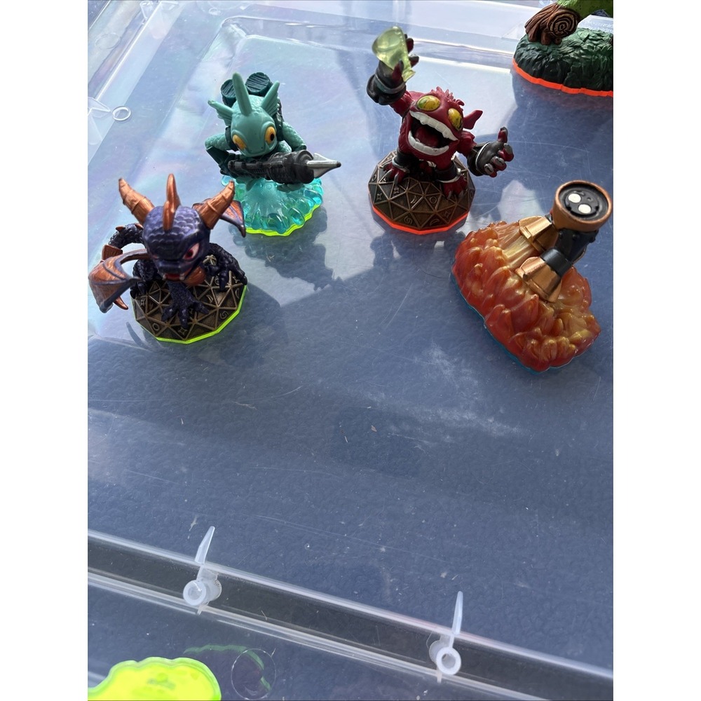 Skylander Activision Lot Of 23 & 1 Bottom Piece Of Missing Top Piece - Picture 6 of 7